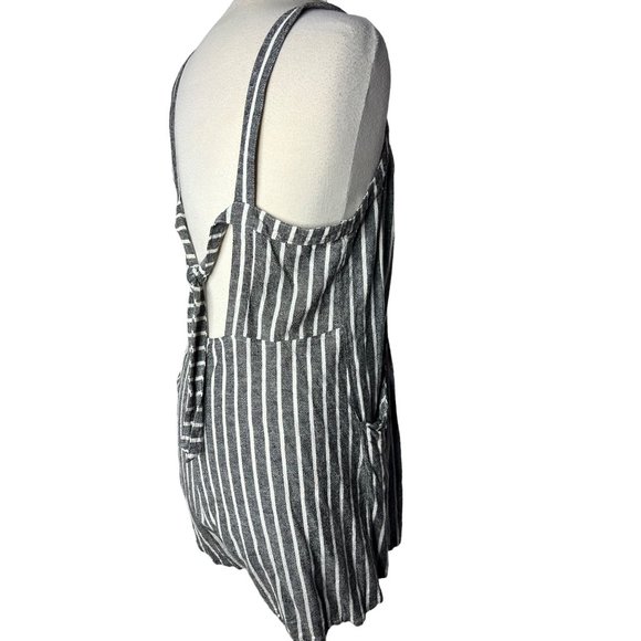 Abound Romper Shorts Women's Large Gray White Stripes Straps Open Back Pockets T - Picture 5 of 14
